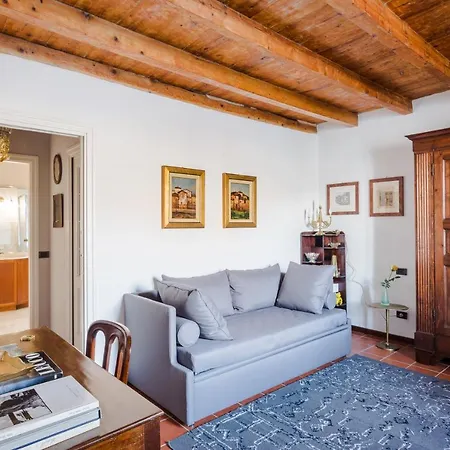 Italian Apartament